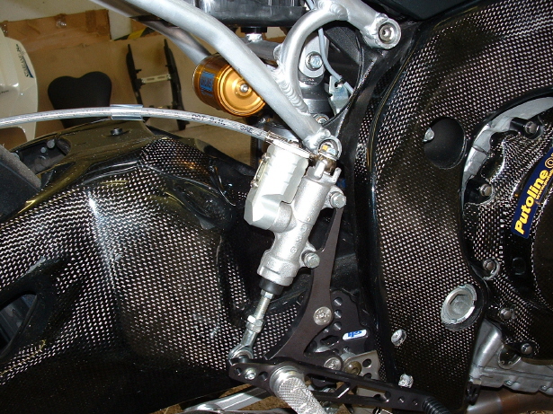 Ausgleichsbehlter Hinterradbremse